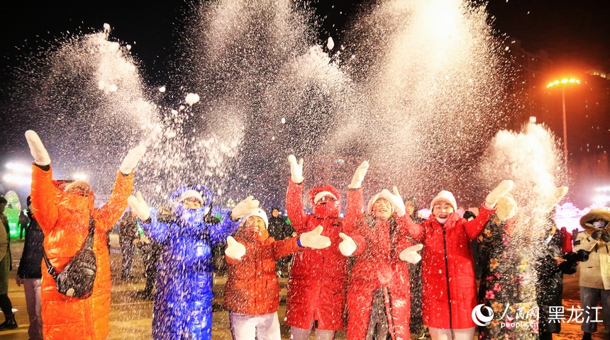 第二十一届佳木斯“东极之冬”三江泼雪节开幕
