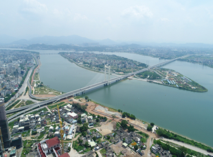 黑龙江省建投集团承建，鲁班奖工程广东潮州大桥。